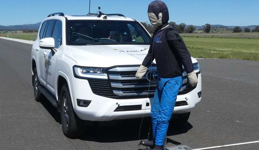 Toyota Land Cruiser 300 Crash Test Results ціна тюнінг опції в Україні