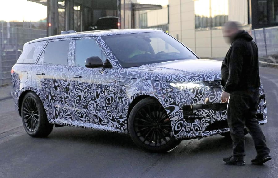 Знімки Рендж Ровер Спорт 2023 у камуфляжі купити в Україні аксесуари ціна оригінал