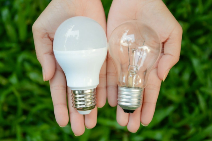 Переваги LED освітлення перед галогенним Переваги LED освітлення перед стандартним галогенним купити led оптику для авто в Україні ціна доставка