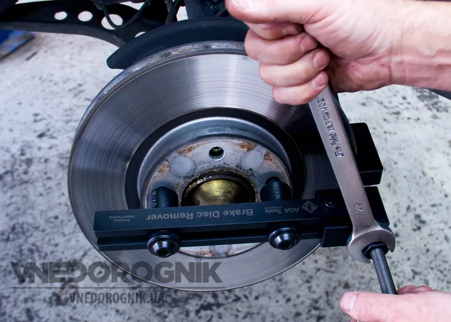 Як зняти задній гальмівний диск в Україні купити запчастини ціна