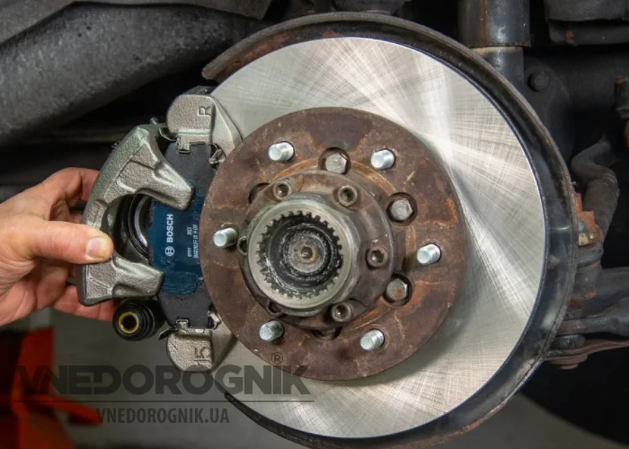 Як зняти передній гальмівний диск на авто купити запчастини в Україні оригінал