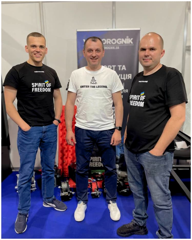 Представители компании Vnedorognik на выставке Продукция Vnedorognik на AutoTechService 2023