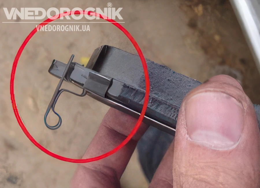 Металлический скрежет при торможении купить тормозные колодки оригинал цена дешево