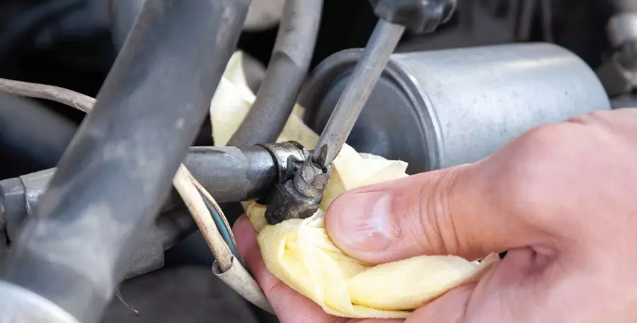 когда менять топливный фильтр