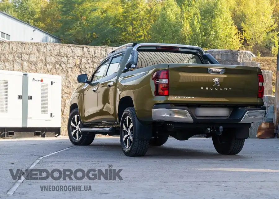 Аксессуары для кузова на Ландтрек купить ролет для пикапа цена