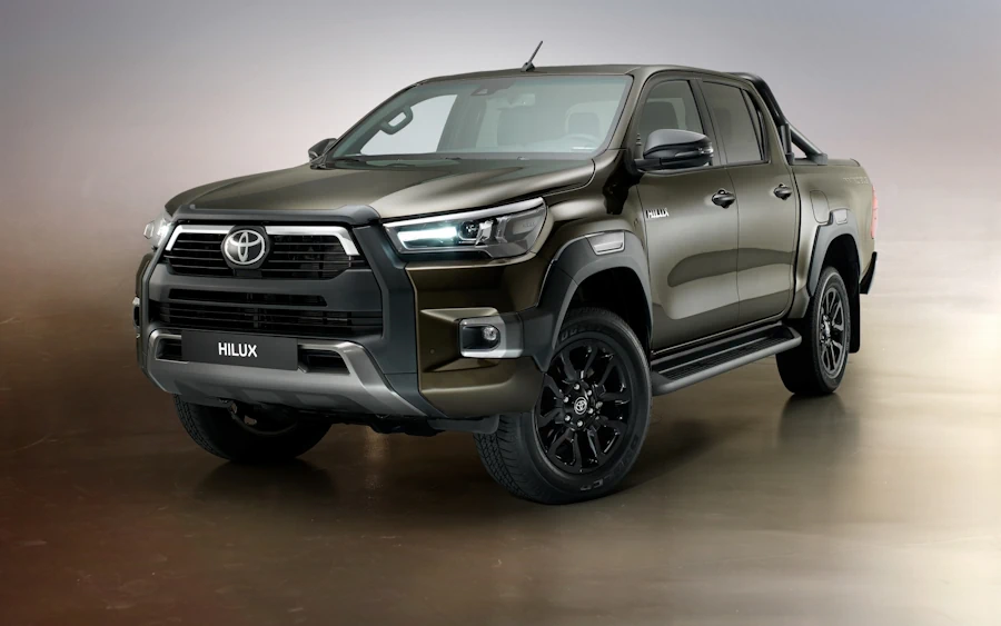 Купить аксессуары для Toyota Hilux