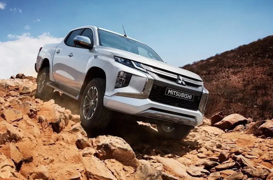 Купити аксесуари для Mitsubishi L200