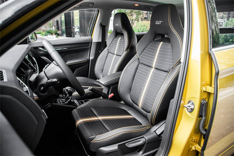 Салон паркетника Skoda Kamiq GT