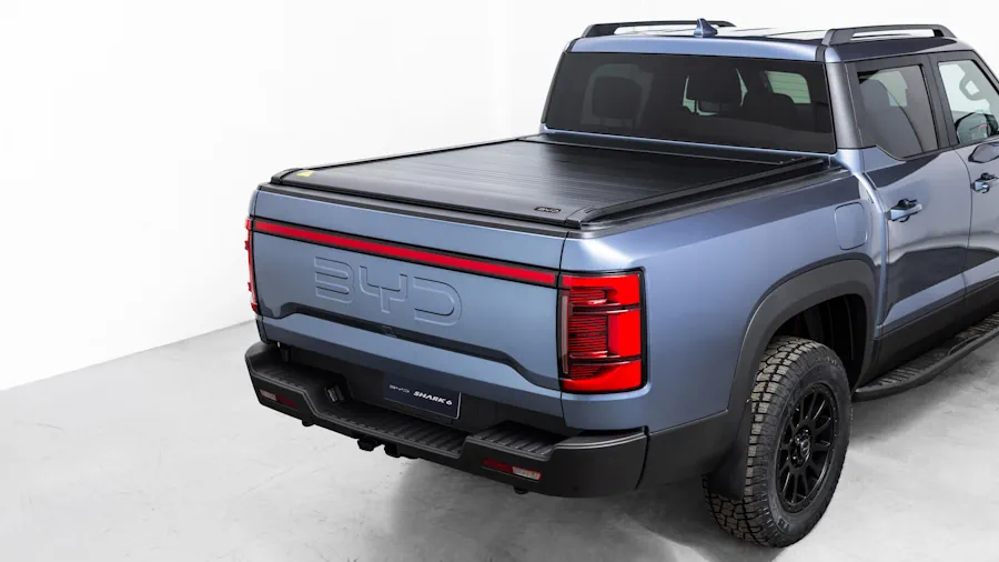 BYD Shark 6 з аксесуарами від Ironman BYD Shark 6 з аксесуарами від Ironman