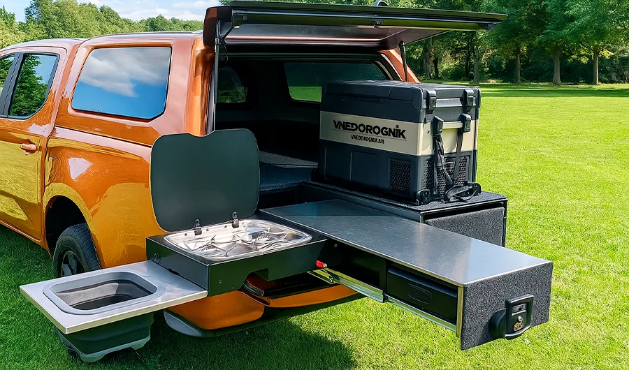 Example of additional modules in an SUV trunk