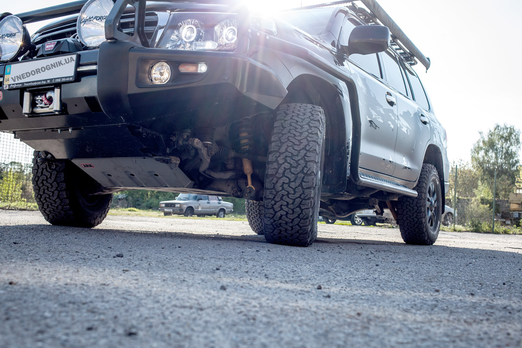 Захист двигуна та трансмісії ARB на Тойота Ленд Крузер 200