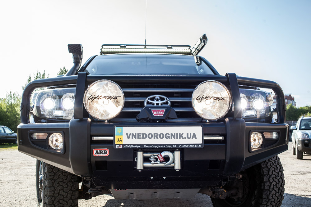 Передний силовой бампер тойота ленд крузер 200 с лебедкой и оптикой