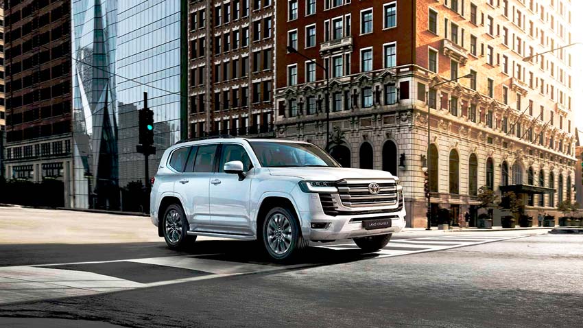 Новая модель в городском пейзаже - обзор внедорожника Land Cruiser 300