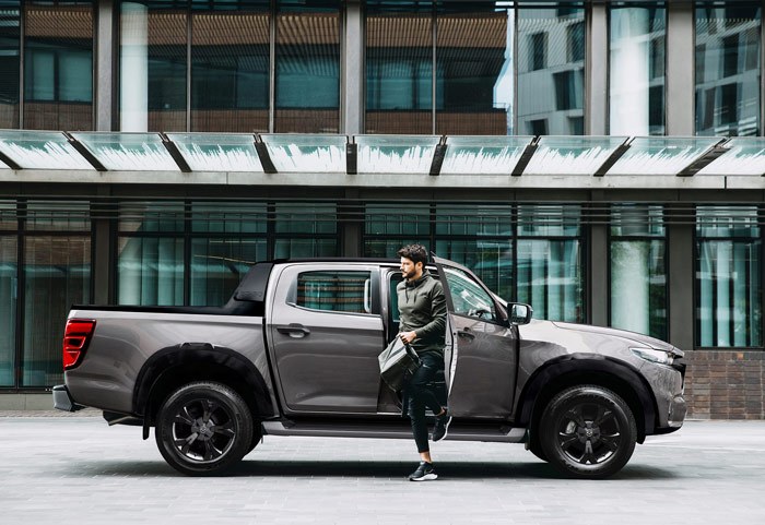 Купити запчастини для мазди