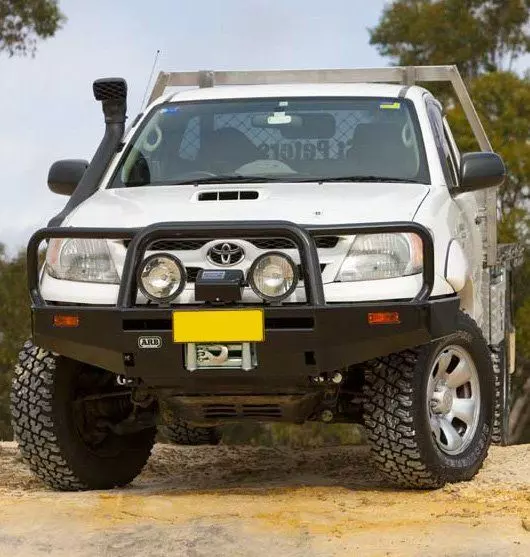 Передний бампер ARB Commercial для Toyota Hilux 2005-2011 с креплением под фары 3414410