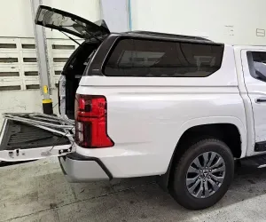 Кунг на Mitsubishi L200 2024+ с окнами - Maxliner белый 2E2E