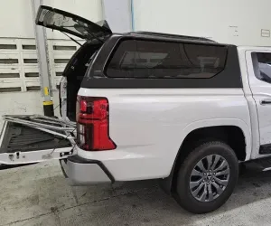 Кунг на Mitsubishi L200 2024+ с окнами - Maxliner черный 6P6P