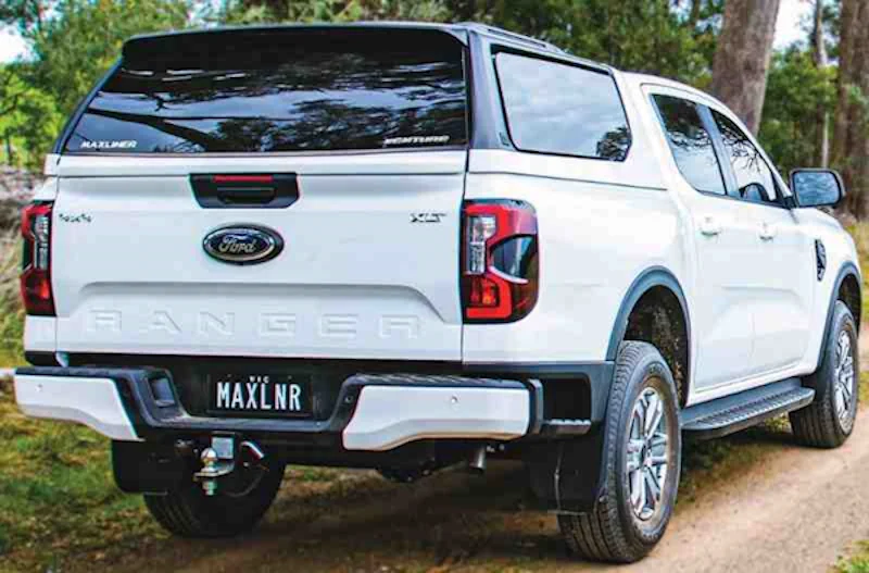 Kung on Ford Ranger 2023+ with windows - Maxliner Black Wvs Absolute Black Pnzat
