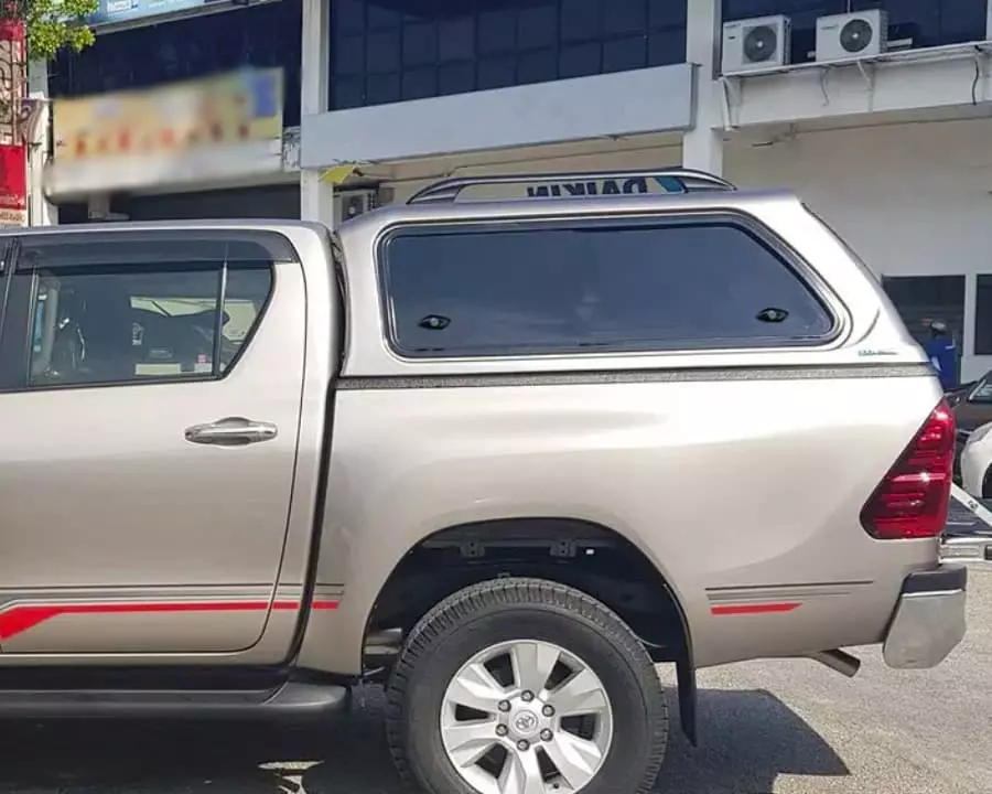 Кунг на Toyota Hilux від 2015 бічними стеклами вгору - Aeroklas