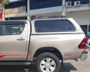 Кунг на Toyota Hilux від 2015 бічними стеклами вгору - Aeroklas