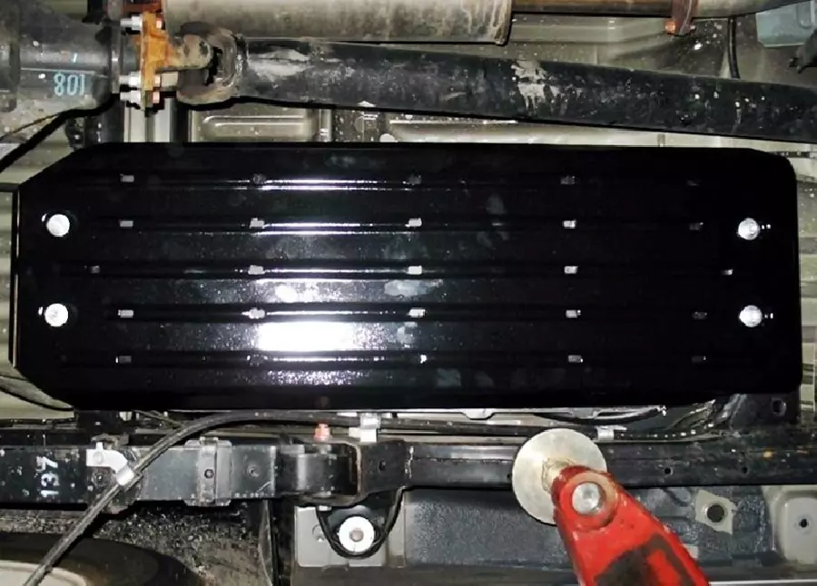 Mitsubishi L200 tank protection from 2015 - a