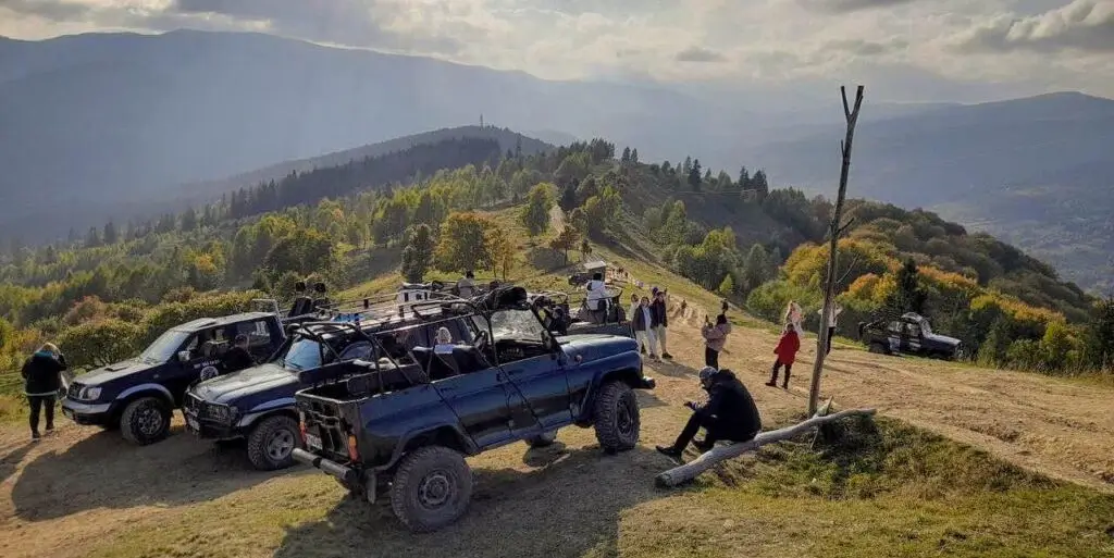 Джипи на природі